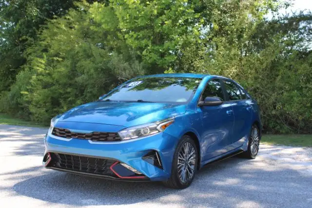 2023 Kia Forte GT-Line AT's photo