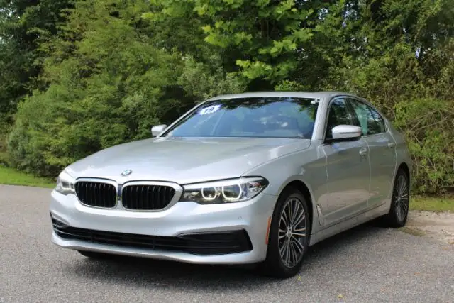 2019 BMW 5 Series 540i Sedan's photo