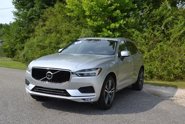 2020 Volvo XC60 T5 Momentum AWD's photo